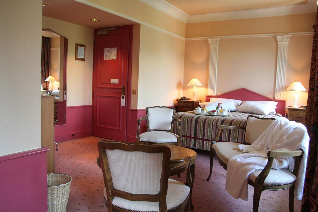Le Cedre De Soyons Hotel Стая снимка