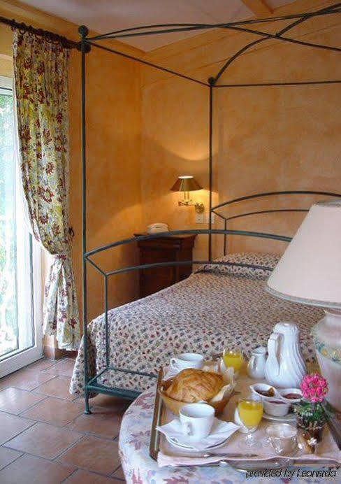Le Cedre De Soyons Hotel Стая снимка