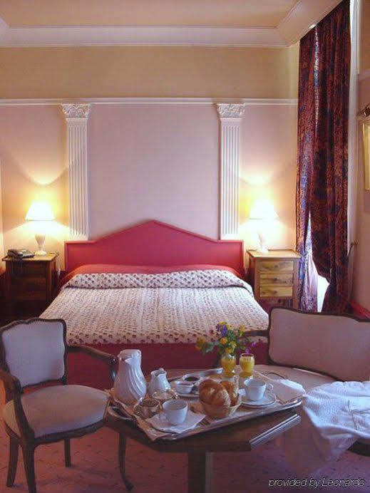Le Cedre De Soyons Hotel Стая снимка