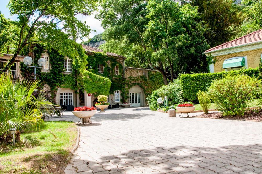 Le Cedre De Soyons Hotel Екстериор снимка
